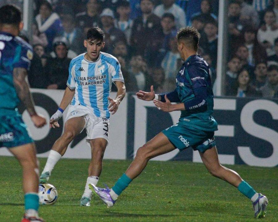 El exjugador de Independiente que entrenoacute con Coloacuten y lo dejoacute plantado para irse a Instituto