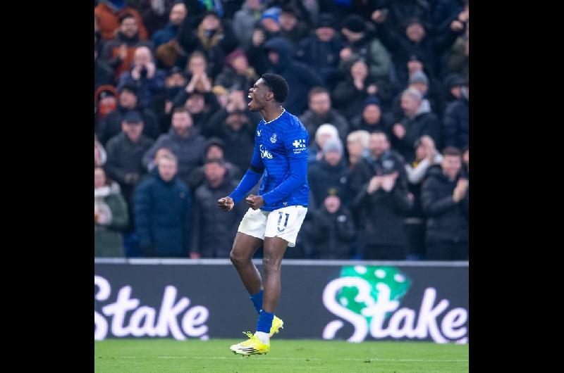 El Everton igualoacute con el Leeds y se mantiene en la mitad de la tabla en la Premier League