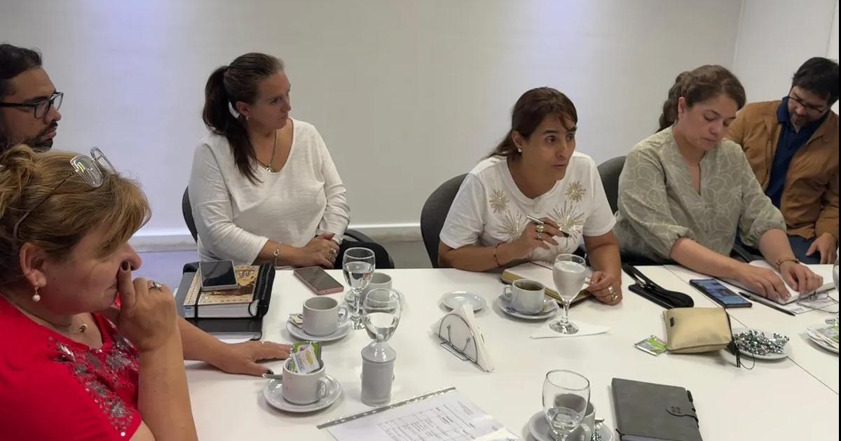 Educacioacuten articula mejoras para el traslado de los docentes rurales