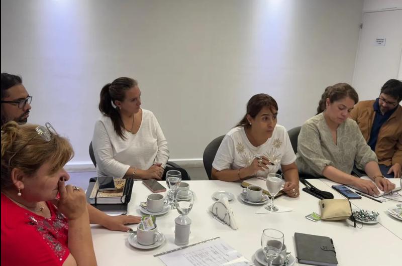 Educacioacuten articula mejoras para el traslado de los docentes rurales