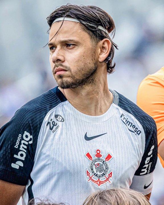 Aacutengel Romero se hizo la revisioacuten meacutedica y seraacute el primer refuerzo de Boca