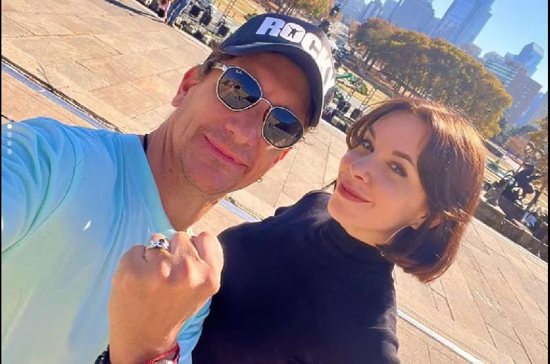 Nico Vaacutezquez presumioacute su primera salida oficial con Dai Fernaacutendez