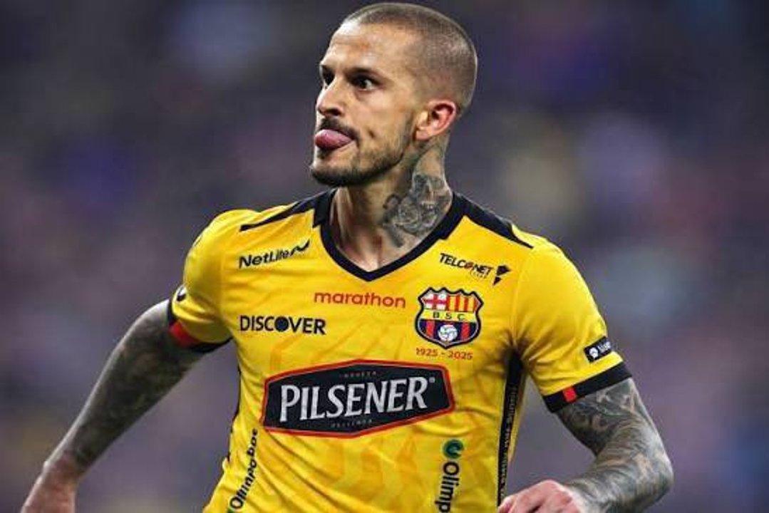 Benedetto cambia de aire y desembarca en Ecuador