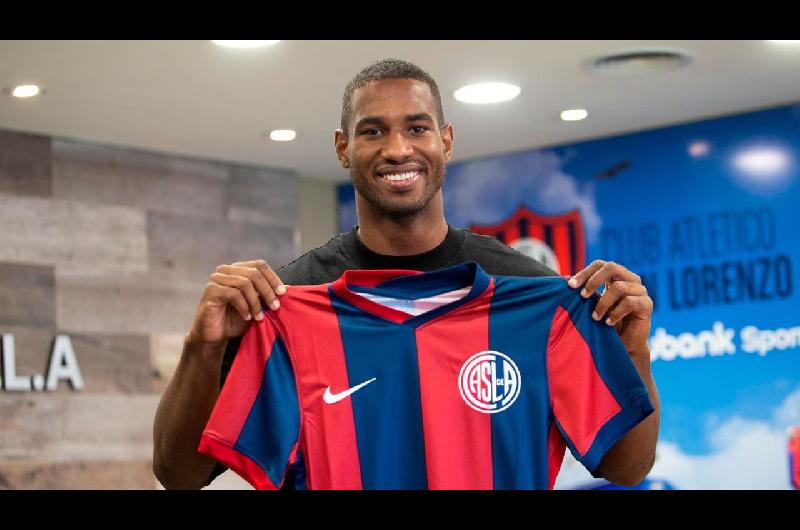 Romantildea confirmoacute su continuidad en San Lorenzo pese al intereacutes de River y del exterior