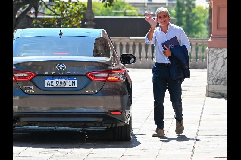 La mesa poliacutetica se reuacutene con el reclamo de los gobernadores por incendios en el temario