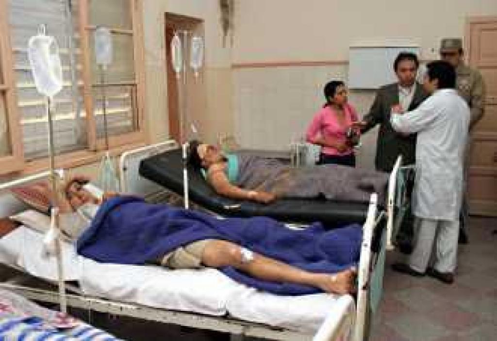 La salud en terapia intensiva- 5 mil cliacutenicas estaacuten con respirador y a punto de expirar  