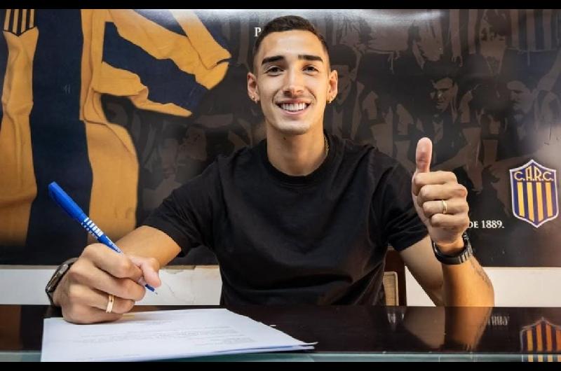 Firma camiseta y nuevo desafiacuteo- Juliaacuten Fernaacutendez ya es jugador de Rosario Central