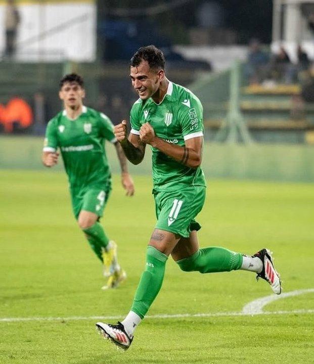 El delantero de Banfield que seraacute refuerzo de Juventud de Las Piedras