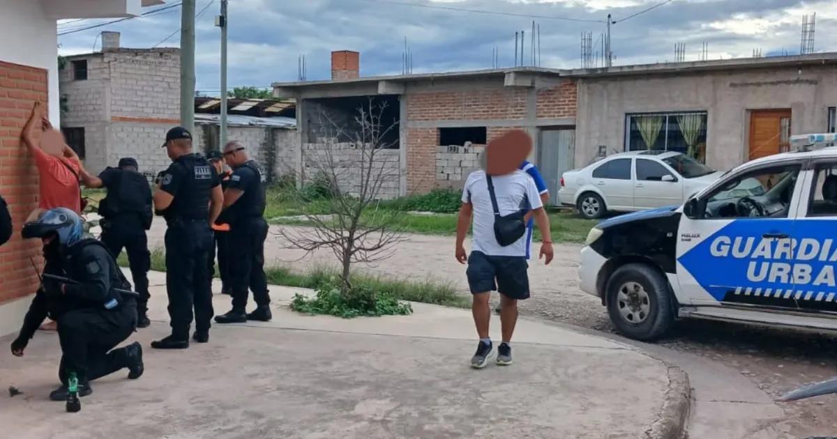 Narcomenudeo- Operativos simultaacuteneos en Perico Alto Comedero y El Carmen