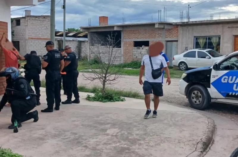 Narcomenudeo- Operativos simultaacuteneos en Perico Alto Comedero y El Carmen