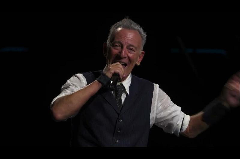 Springsteen llamoacute ldquoejeacutercito privado de Trumprdquo a las fuerzas federales en su nueva cancioacuten