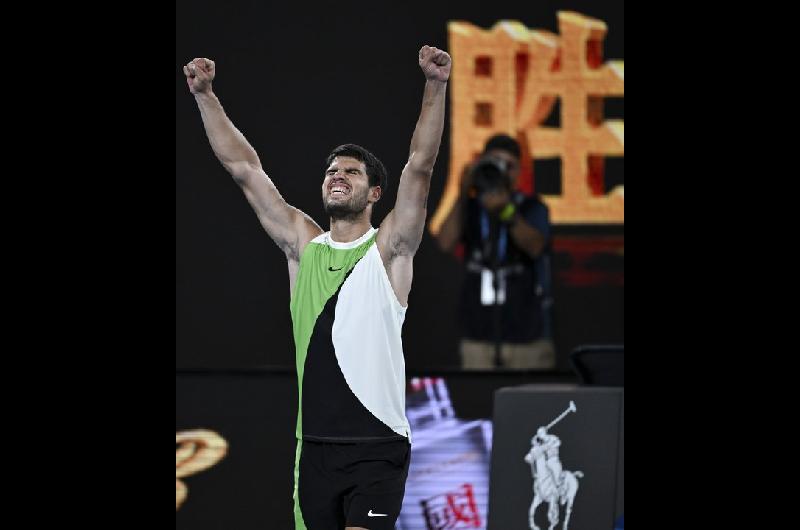 Alcaraz le ganoacute un partido inolvidable a Zverev y avanzoacute a la final en el Abierto de Australia