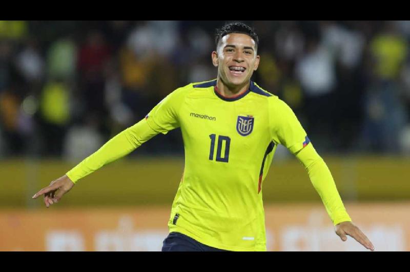 Kendry Paacuteez llegoacute a River entre criacuteticas desde Francia por su paso en Estrasburgo