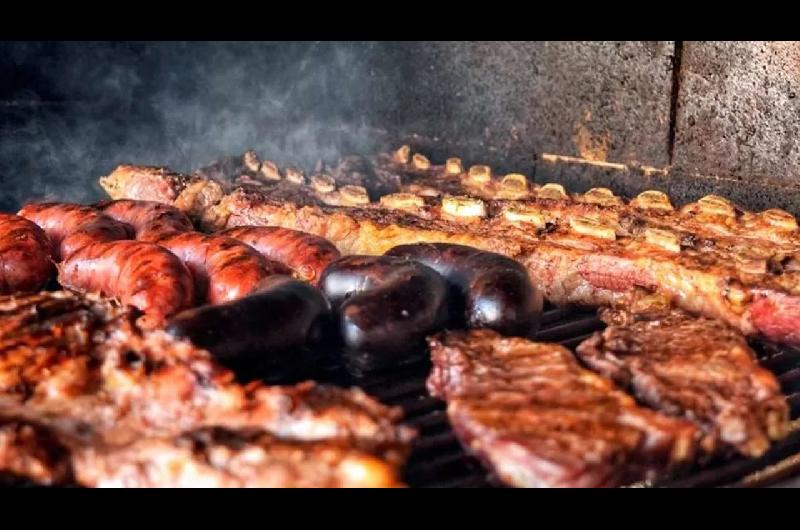 Murioacute la parrillada- el consumo de carne vacuna cayoacute 42-en-porciento- y con un kilo de asado se compran cuatro de pollo