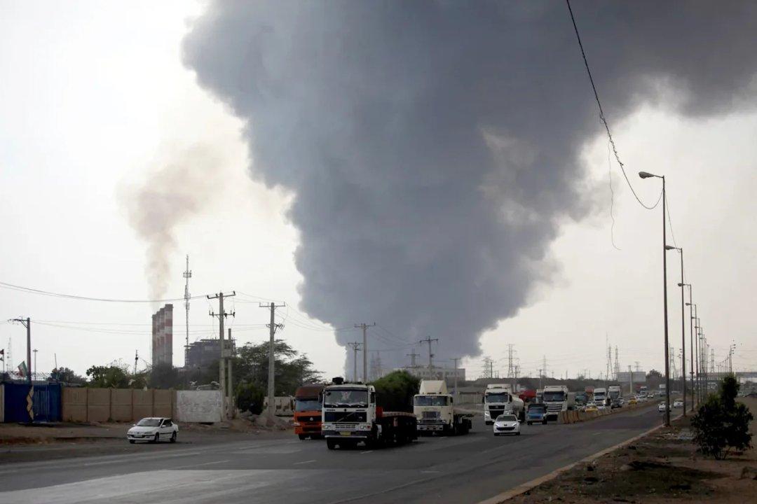 Potente explosioacuten sacude el sur de Iraacuten y deja viacutectimas en medio de la tensioacuten con EEUU