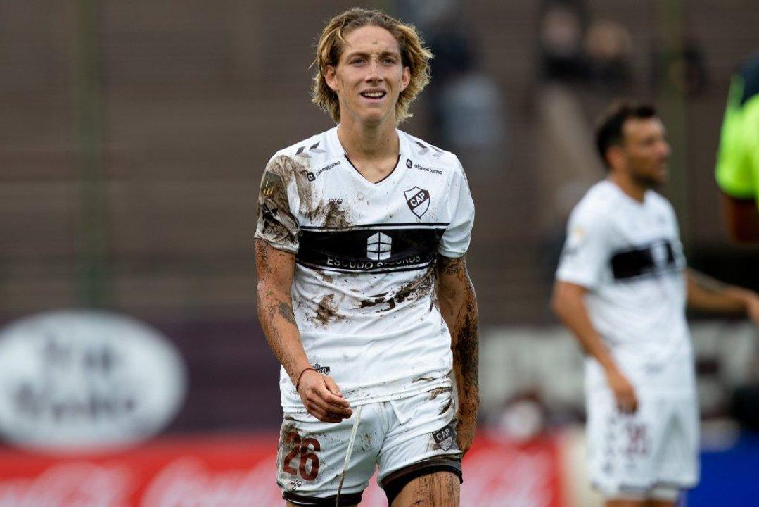 Mercado al rojo vivo- figuras conocidas siguen sin club