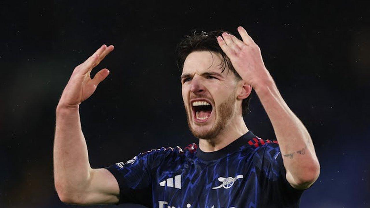 Arsenal goleoacute en Elland Road y se subioacute a la cima de la Premier League