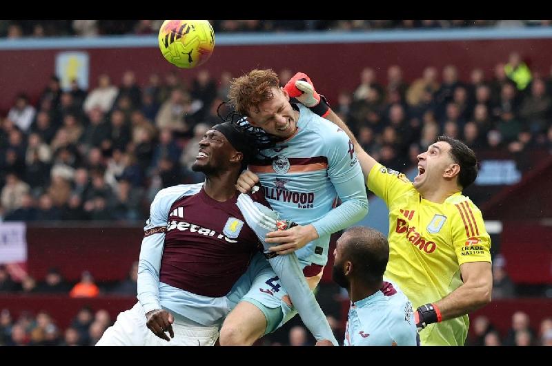 Inglaterra- con el acuteDibuacute Martiacutenez y Buendiacutea el Aston Villa perdioacute de local ante el Brentford