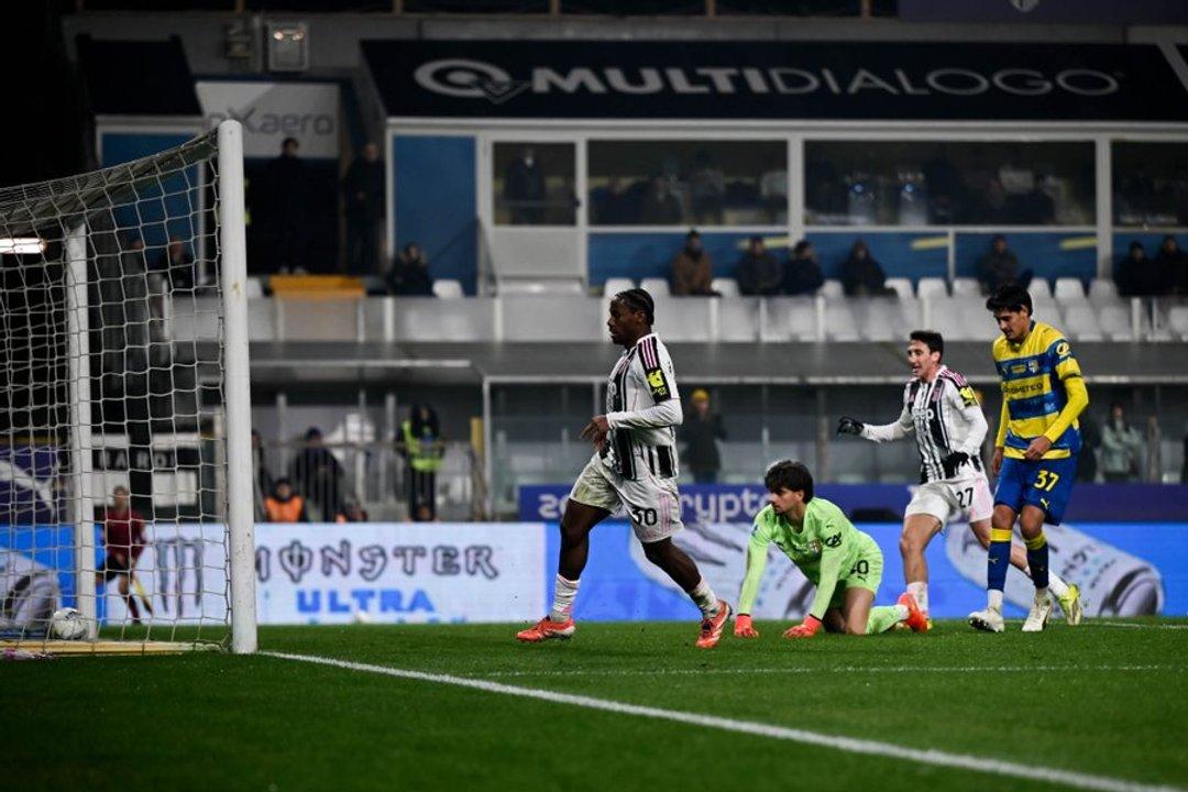Juventus goleoacute al Parma y se metioacute en puestos de Champions League en la Serie A
