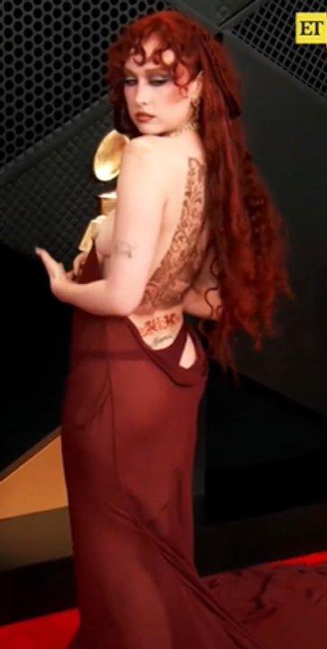 El osado look de Chappell Roan que desafioacute todas las reglas de la alfombra roja en los Grammy 2026