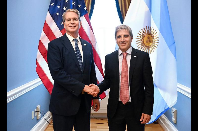 Scott Bessent volvioacute a auxiliar a Milei con US 808 millones para pagarle al FMI