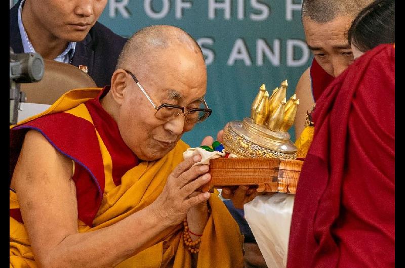 China calificoacute de maniobra poliacutetica el premio Grammy otorgado al Dalaacutei Lama