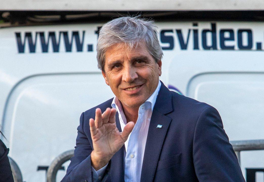 Luis Caputo se metioacute en la poleacutemica de Milei con Techint por una licitacioacuten en Vaca Muerta