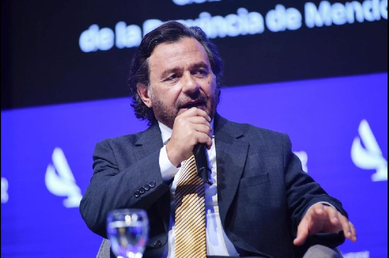 Saacuteenz volvioacute a cruzar al kirchnerismo y le dijo ldquoguapo de cuartelrdquo a Milani 