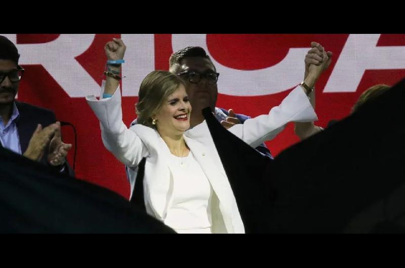El Gobierno felicitoacute a la presidenta electa de Costa Rica nueva exponente del giro a la derecha en Ameacuterica Latina