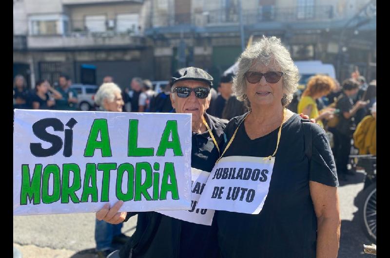 Jubilacioacuten forzosa en el Estado para quienes esteacuten en edad reuacutenan o no los antildeos de aportes