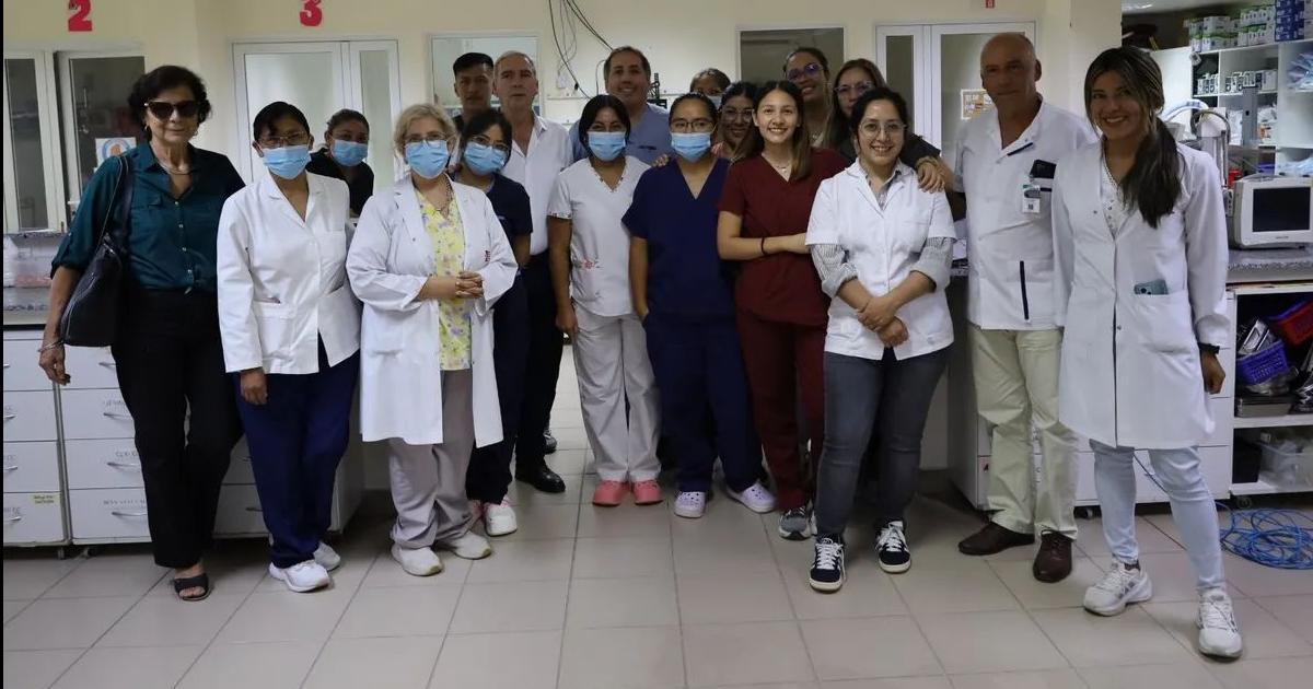 Manzur recorrioacute el hospital Materno Infantil