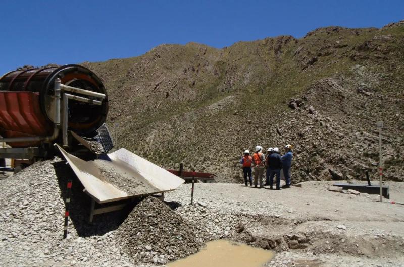 Mineriacutea realizoacute inspeccioacuten ambiental en proyectos de oro aluvial en Orosmayo