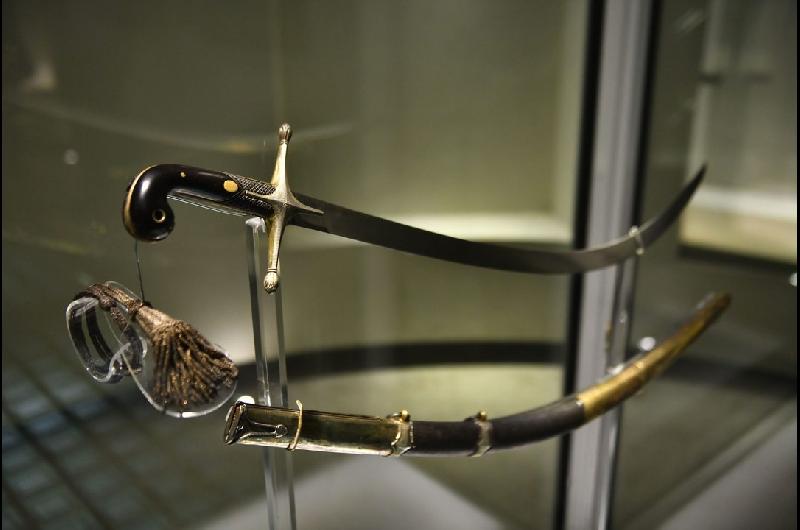 Renuncioacute la directora del Museo Histoacuterico Nacional por el traslado del sable corvo de San Martiacuten