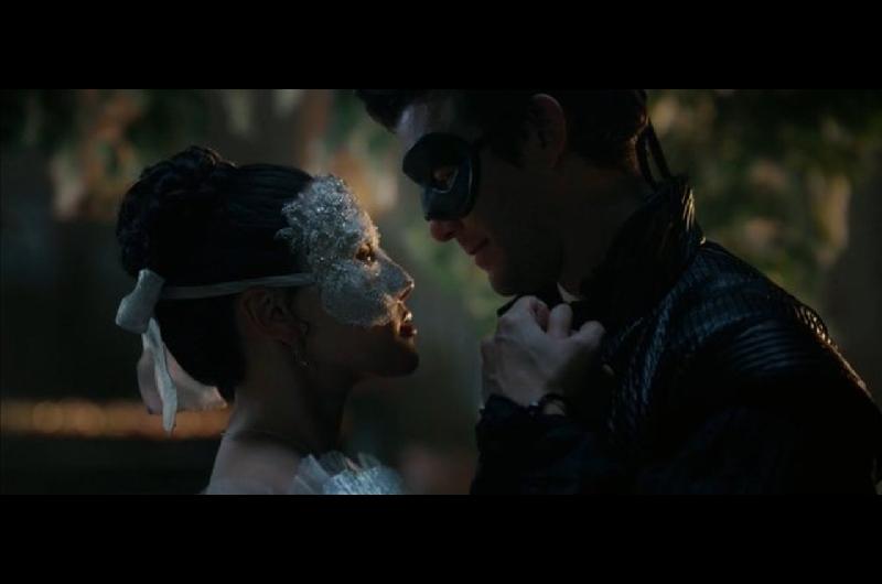 Netflix lanzoacute el avance de la segunda parte de Bridgerton 4 y sube la tensioacuten romaacutentica