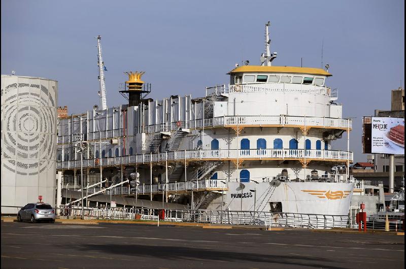 Casino flotante de Puerto Madero- Entre la incertidumbre de una nueva licitacioacuten y la amenaza de un conflicto sindical