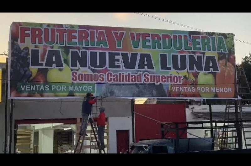 Inauguran verduleriacutea en Loma Hermosa con precios retro- venden el kilo de papa de cebolla y de tomate a 100