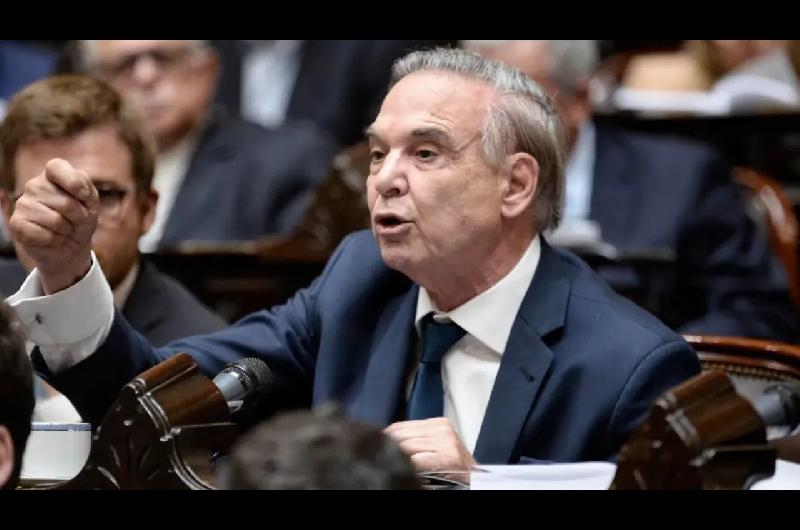 Pichetto acusoacute al Gobierno de ldquoejecutar un plan deliberadordquo para destruir la industria