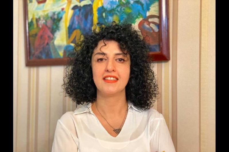 El reacutegimen iraniacute condenoacute a seis antildeos de prisioacuten a la Nobel de la Paz Narges Mohammadi
