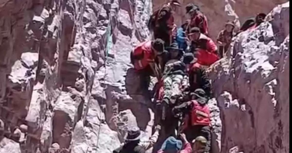 Rescataron a un adulto mayor que se habiacutealesionado en una zona rural de Tilcara