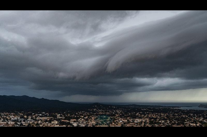 Tormenta Nils en Francia- un muerto y casi 900000 hogares sin luz