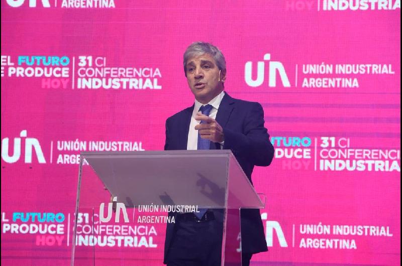 Caputo recibe a la UIA luego de los chispazos del Gobierno con Rocca