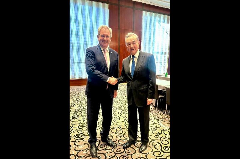 El canciller Quirno se reunioacute con su par de China Wang Yi y con Ursula von der Leyen