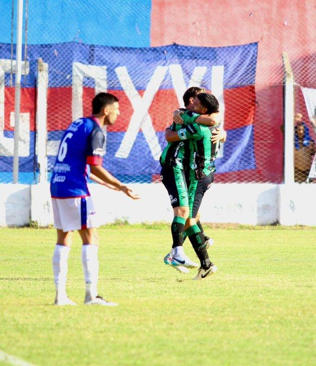 Nueva Chicago debutoacute en la Primera Nacional con un triunfo por la miacutenima ante Guumlemes