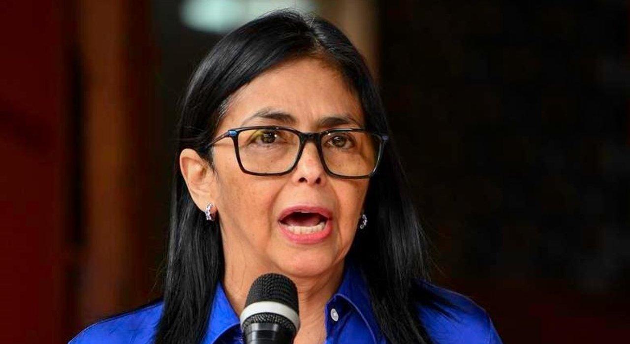 Delcy Rodriacuteguez cerroacute siete entes puacuteblicos cuatro de ellos creados por Nicolaacutes Maduro