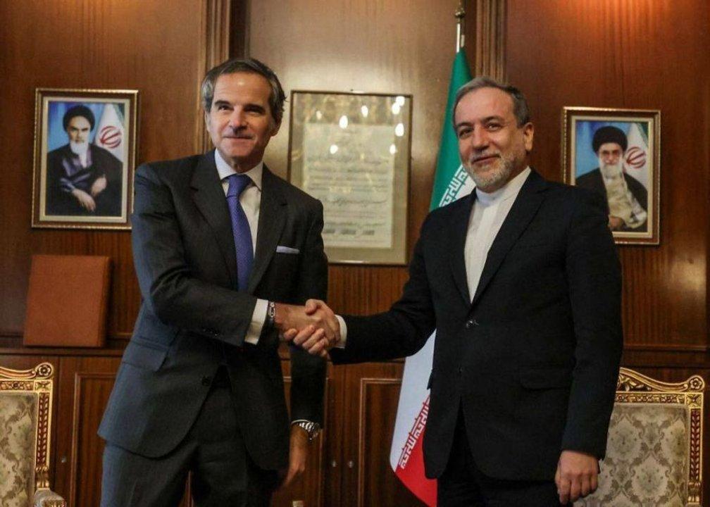 Canciller iraniacute se reunioacute con Grossi y mantuvieron conversaciones teacutecnicas antes de negociaciones con Estados Unidos