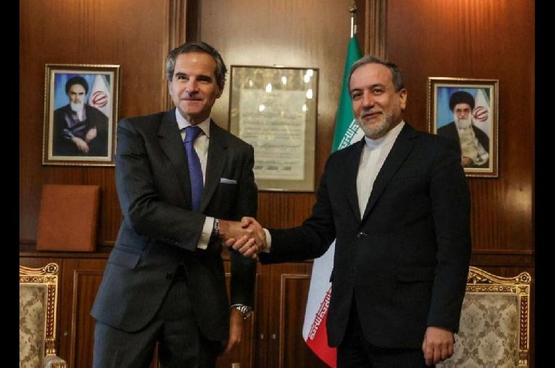 Canciller iraniacute se reunioacute con Grossi y mantuvieron conversaciones teacutecnicas antes de negociaciones con Estados Unidos