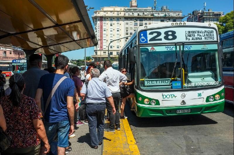 Reforma laboral- iquestPeligra el paro de colectivos durante la huelga general de la CGT