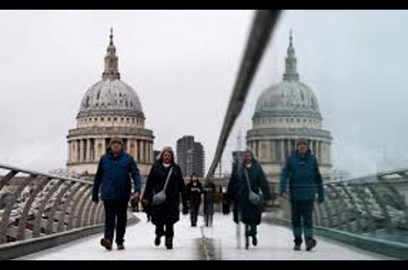 Tasa de desempleo en Reino Unido supera el 5-en-porciento- y alcanza su nivel maacutes alto en casi cinco antildeos