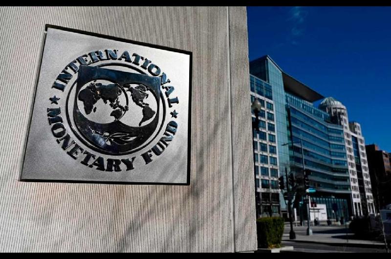 El FMI contradice a Takaichi y no le permite suspender el IVA 