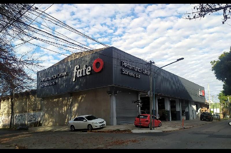 El video de los trabajadores de FATE en el techo de la faacutebrica